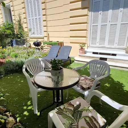 Διαμέρισμα Super Flat, Garden. Bnbrickeys