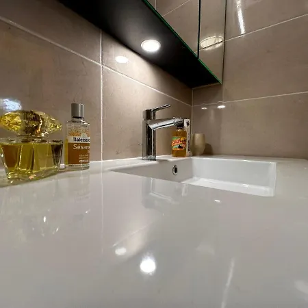 Super Flat, Garden. Bnbrickeys Apartamento