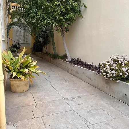 Super Flat, Garden. Bnbrickeys Mónaco