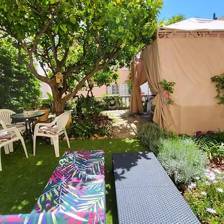 Super Flat, Garden. Bnbrickeys Monte Carlo