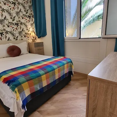 Apartment Super Flat, Garden. Bnbrickeys